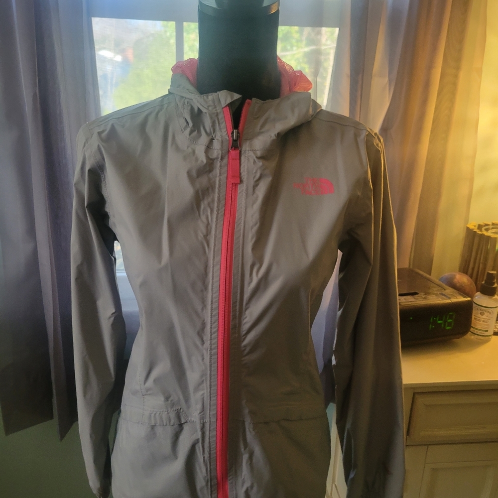 Girl's Northface Windbreaker